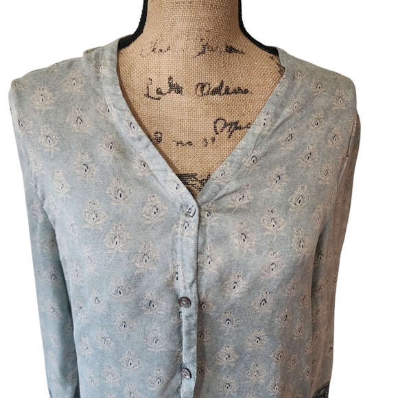 Valerie Stevens 100% Silk Elegant Blue and Teal Button-Up Blouse - Medium - Picture 2 of 7